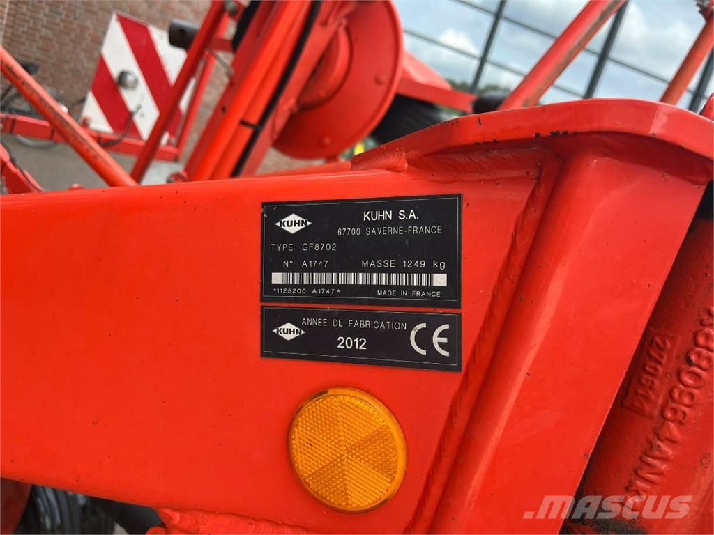 Kuhn GF8702 defekt مكابس وميبسات التبن