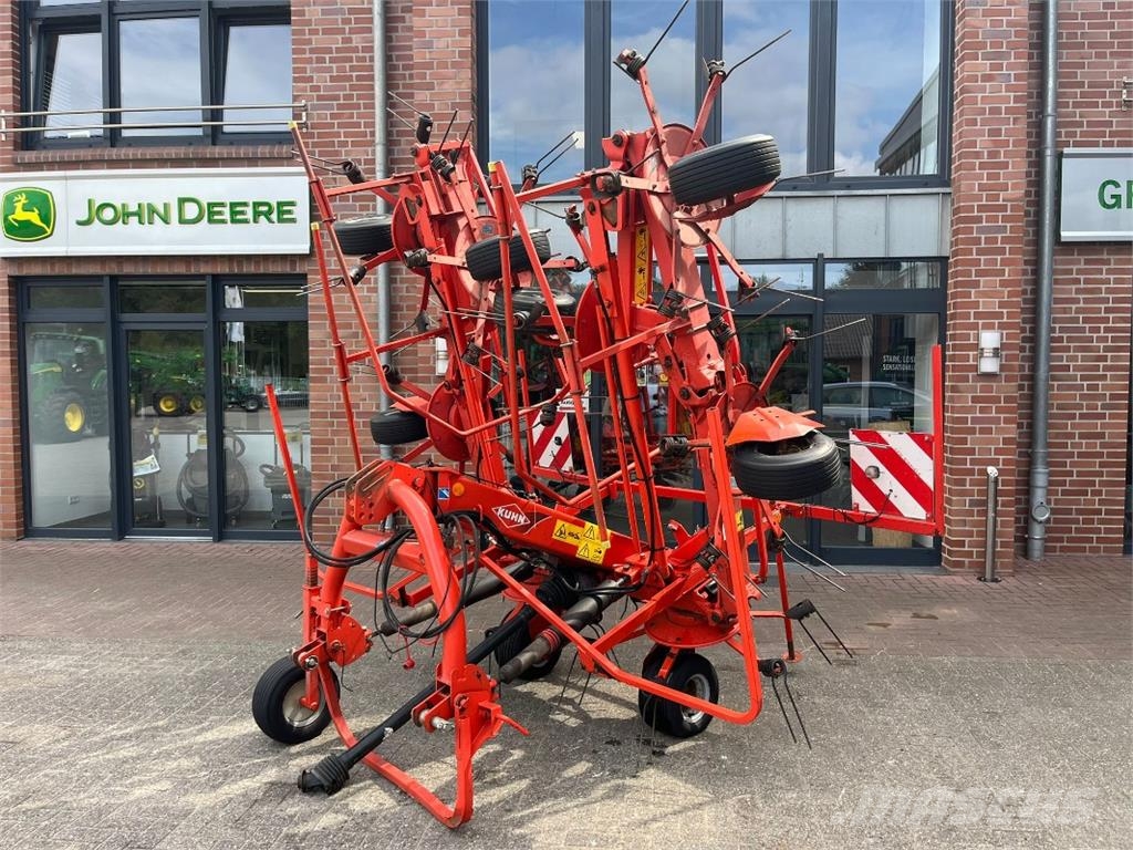 Kuhn GF8702 defekt مكابس وميبسات التبن