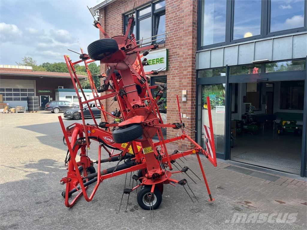 Kuhn GF8702 defekt مكابس وميبسات التبن