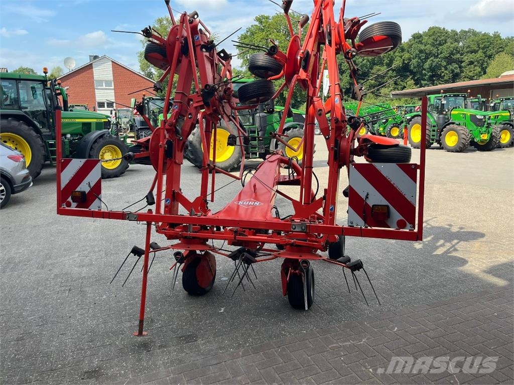 Kuhn GF8702 defekt مكابس وميبسات التبن