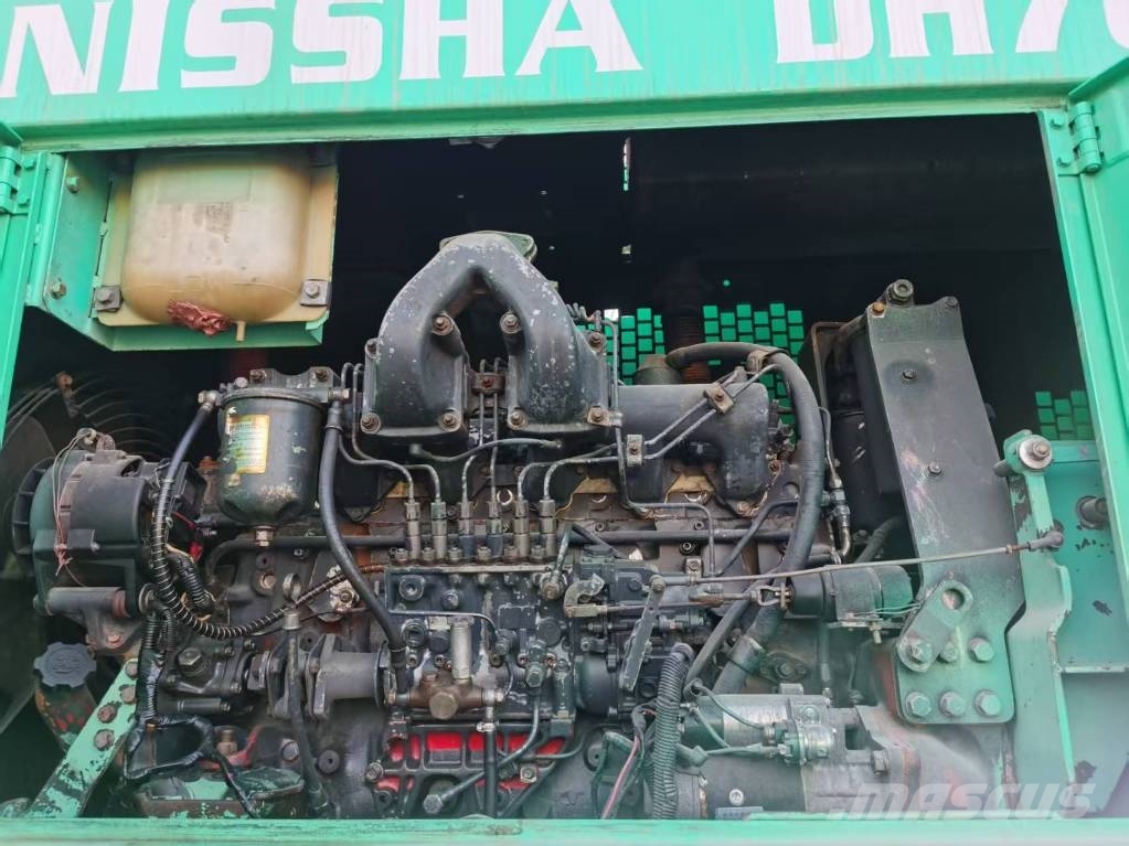 Nissah DH700D Lánctalpas daruk