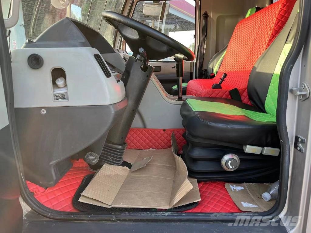 Zoomlion QY25V Автокраны