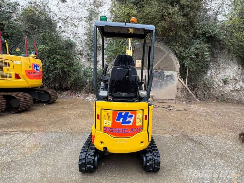Komatsu PC14 R-3HS حفارات صغيرة أقل من 7 طن (حفارات صغيرة)