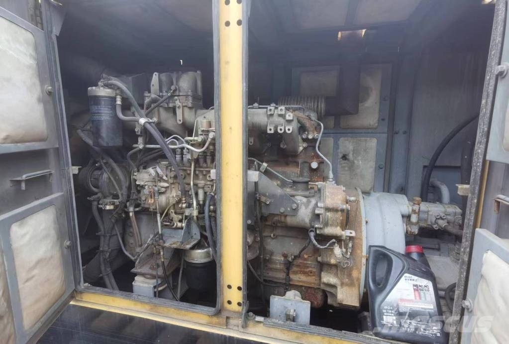Kobelco CKE 2500 Grúas de oruga