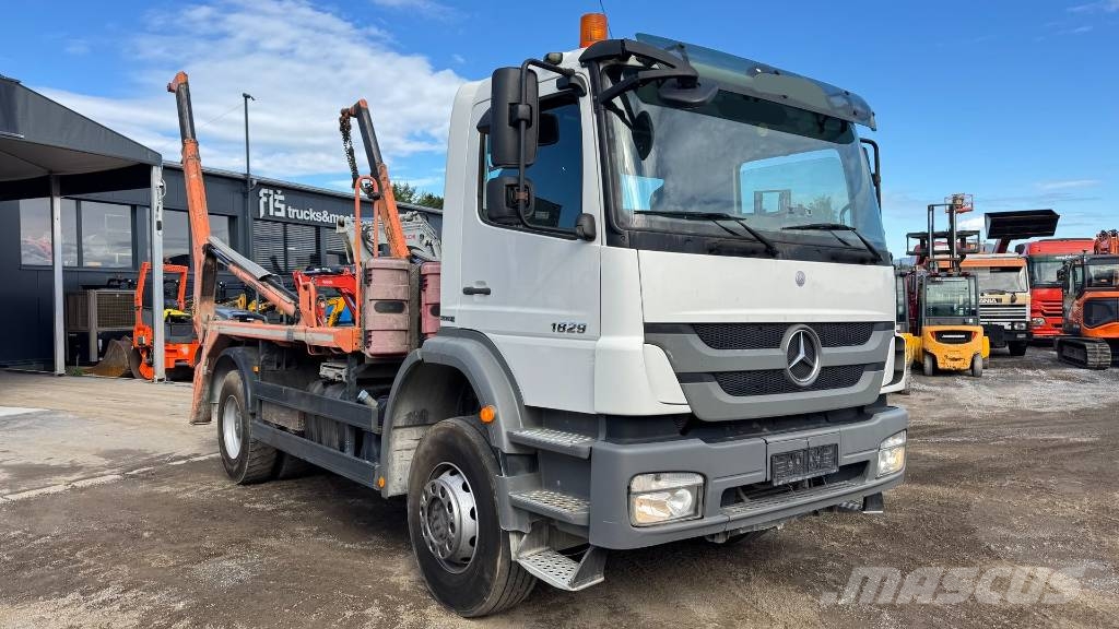 Mercedes-Benz AXOR 1829 4x2 meiller absetz tipper - spring Camion cu carlig de ridicare