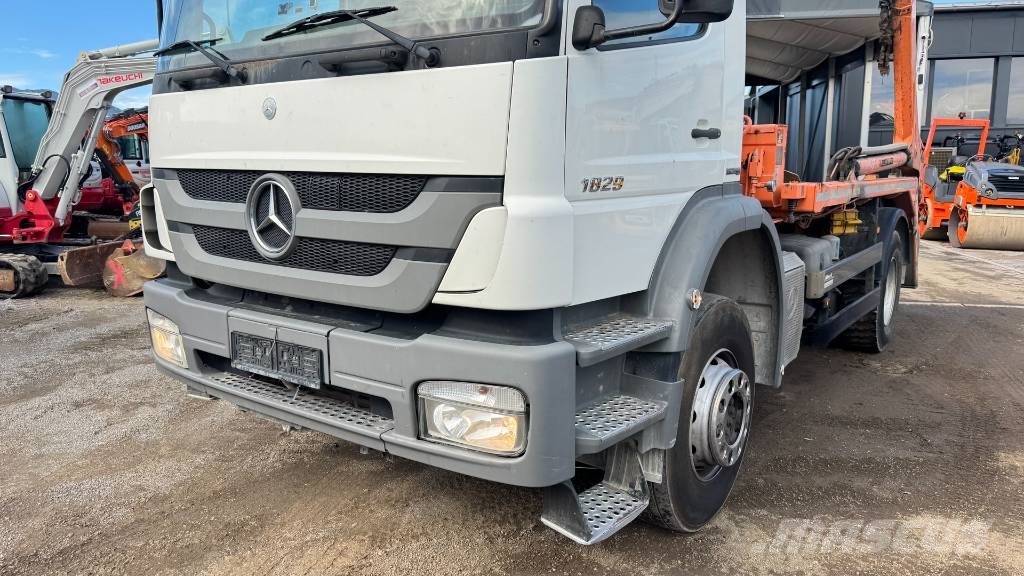 Mercedes-Benz AXOR 1829 4x2 meiller absetz tipper - spring Camion cu carlig de ridicare