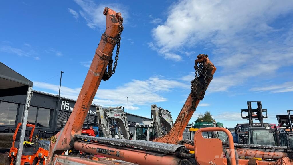 Mercedes-Benz AXOR 1829 4x2 meiller absetz tipper - spring Camion cu carlig de ridicare