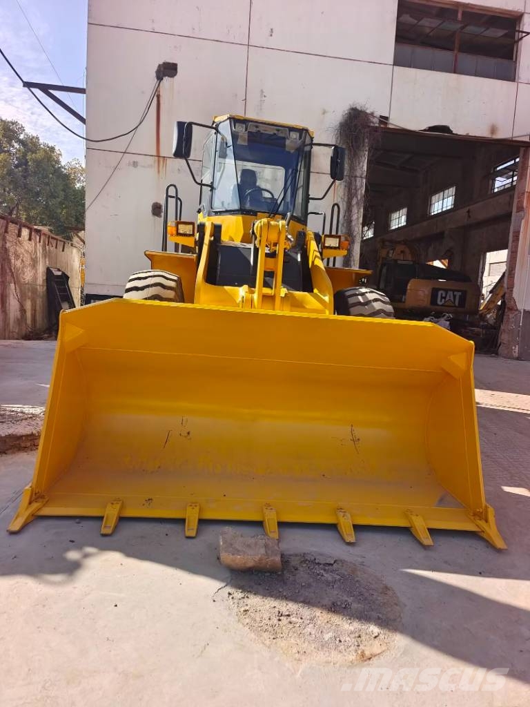 Komatsu WA 320-3 Plenty of wheel loaders in stock Φορτωτές με λάστιχα (Τροχοφόροι)