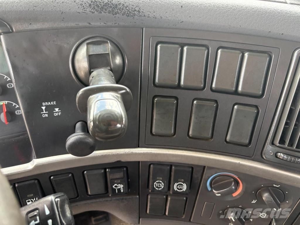 Volvo FM 12.380 + HMF 2220 K5 + 8X4 STEERING + TIPPER + Kiper tovornjaki