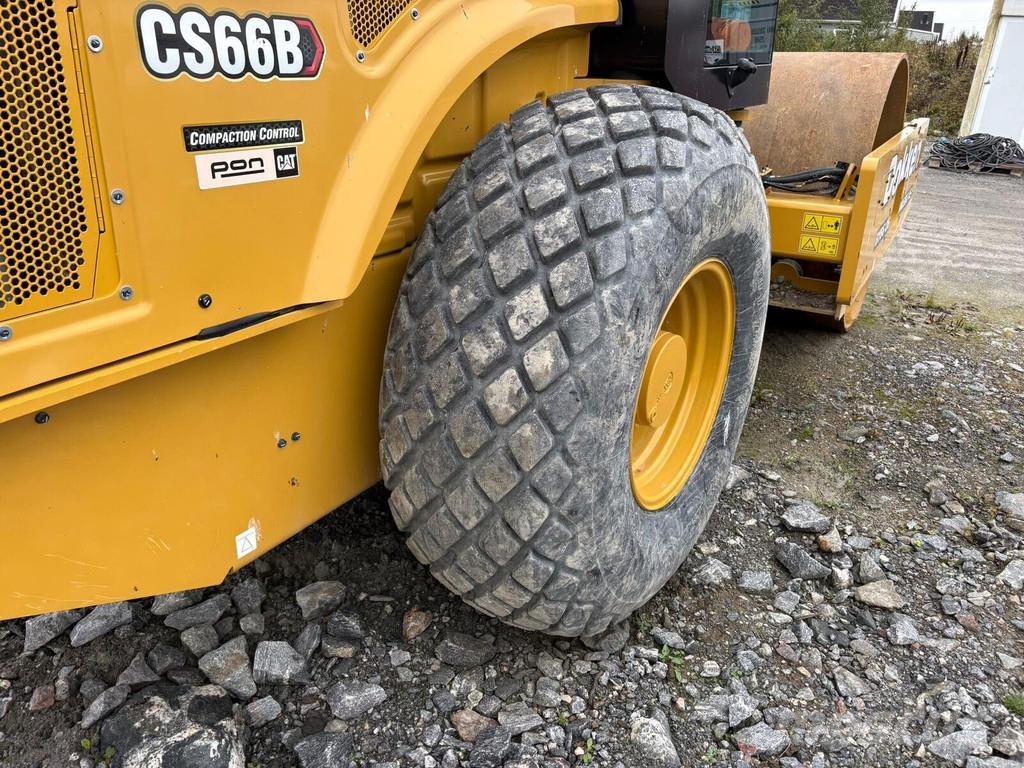 CAT CS66 Single drum rollers