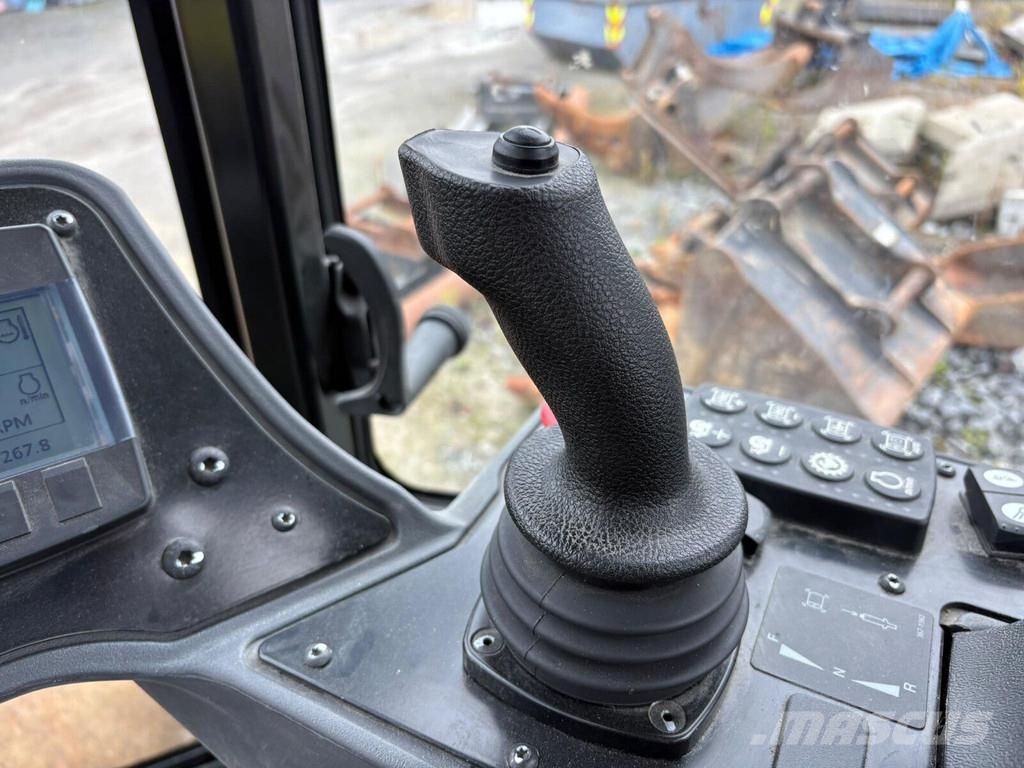 CAT CS66 Single drum rollers