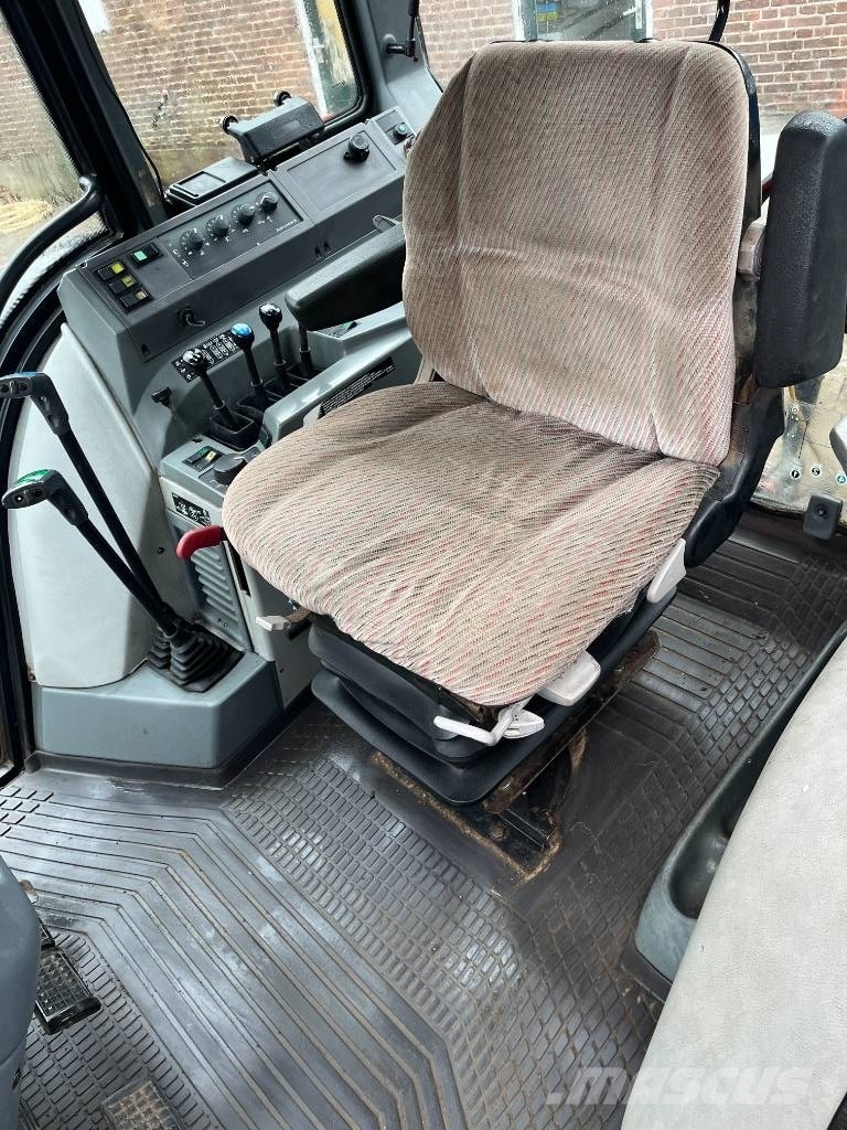 Valtra 6650 Tractors
