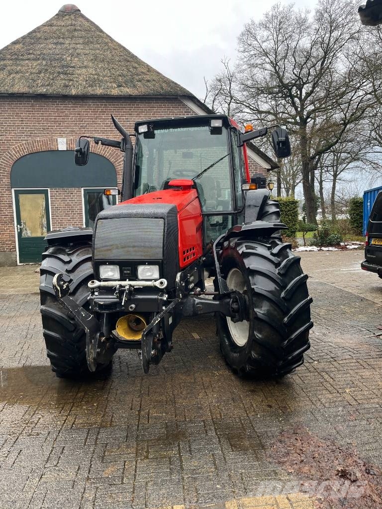 Valtra 6650 Tractors