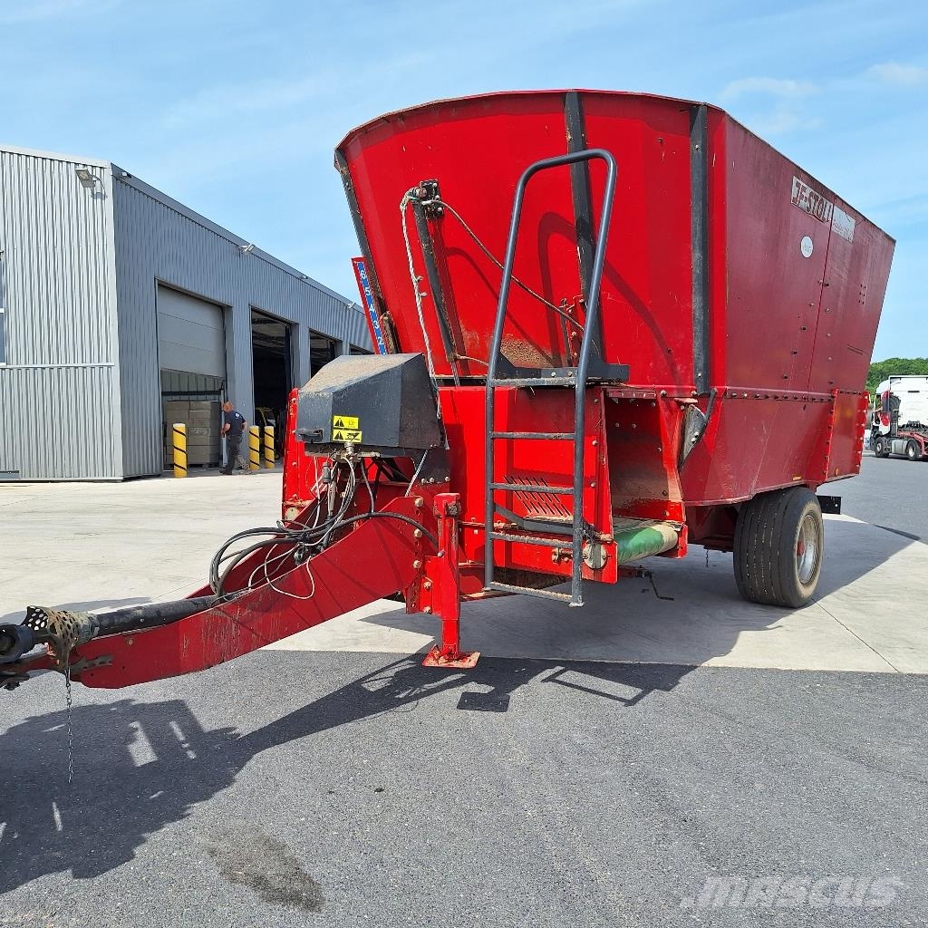 JF Vm22 Кормороздавачі