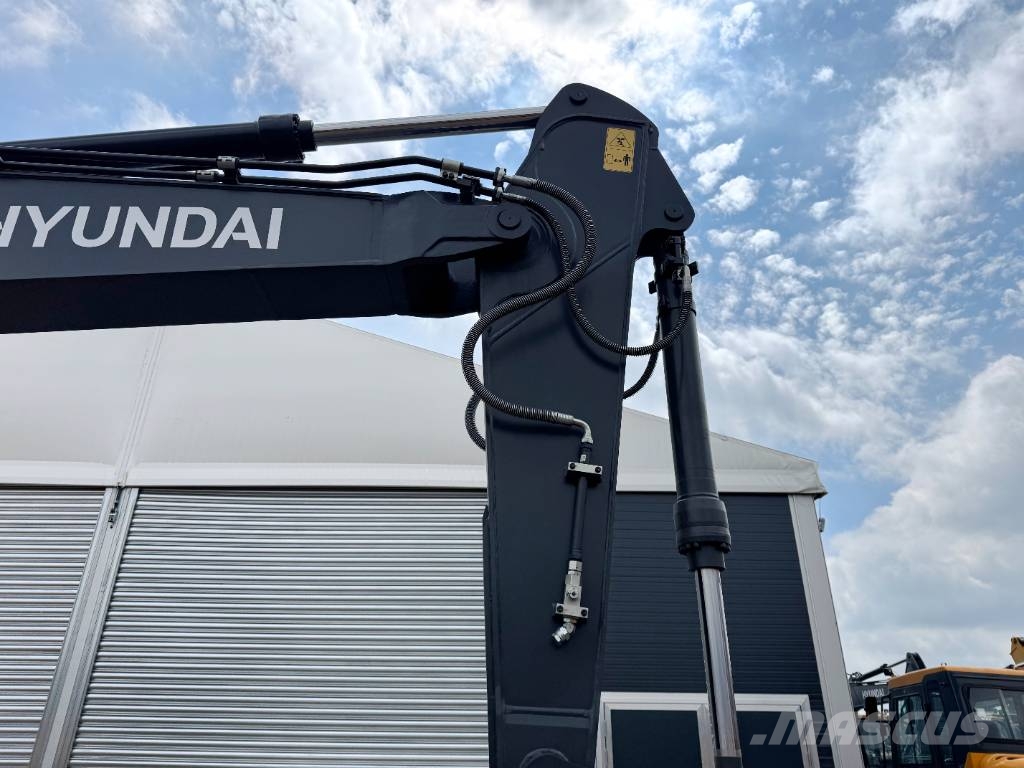 Hyundai R215L Smart X Plus *2026 Model* - Hammer Lines 대형 굴삭기 29톤 이상