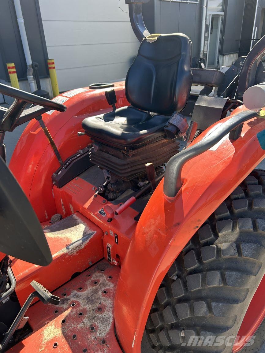 Kubota L1-382 (5283) Compact tractors