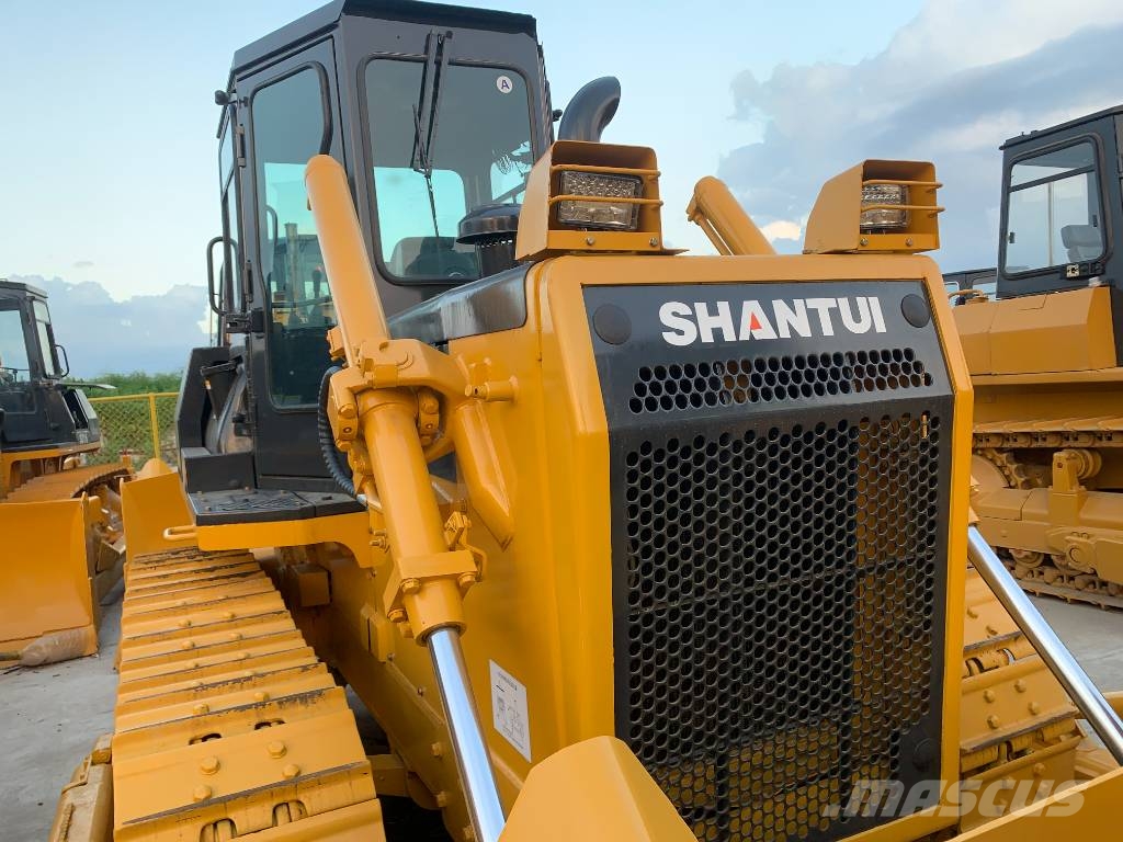 Shantui SD13   Plenty of bulldozers for choose Crawler dozers