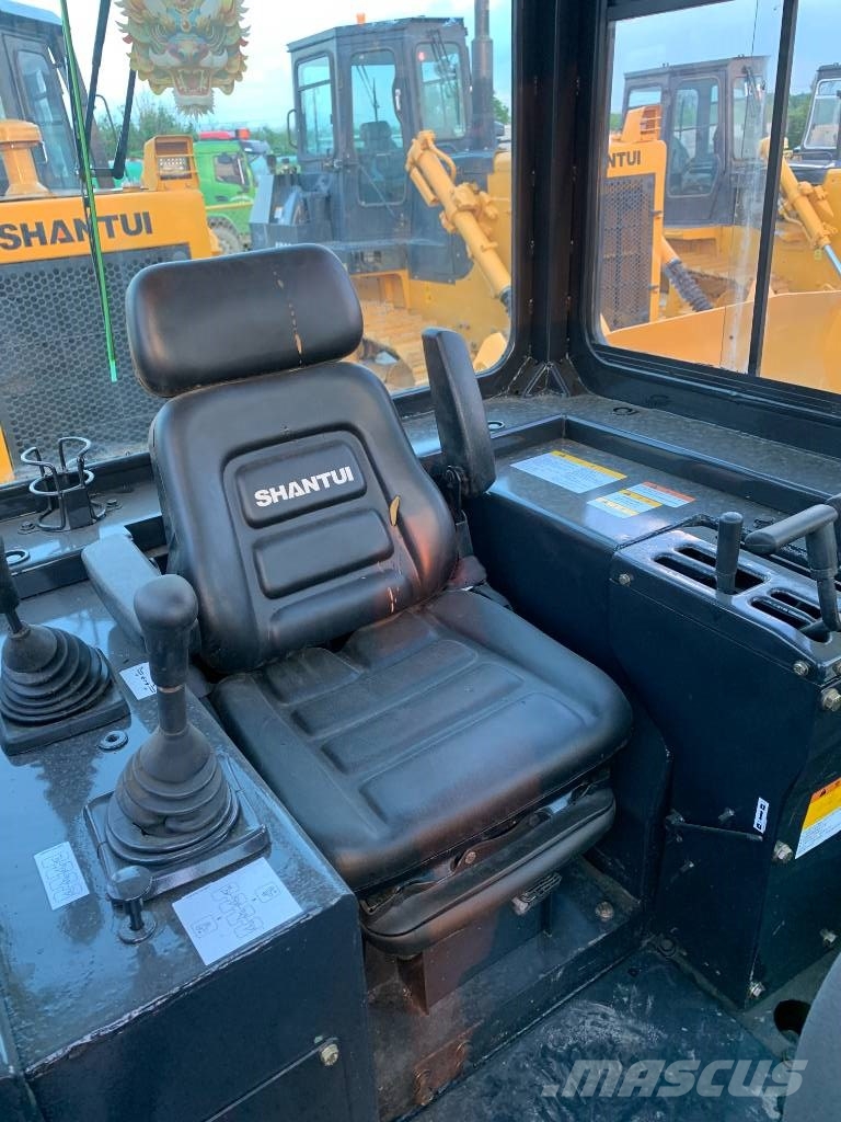 Shantui SD13   Plenty of bulldozers for choose Crawler dozers