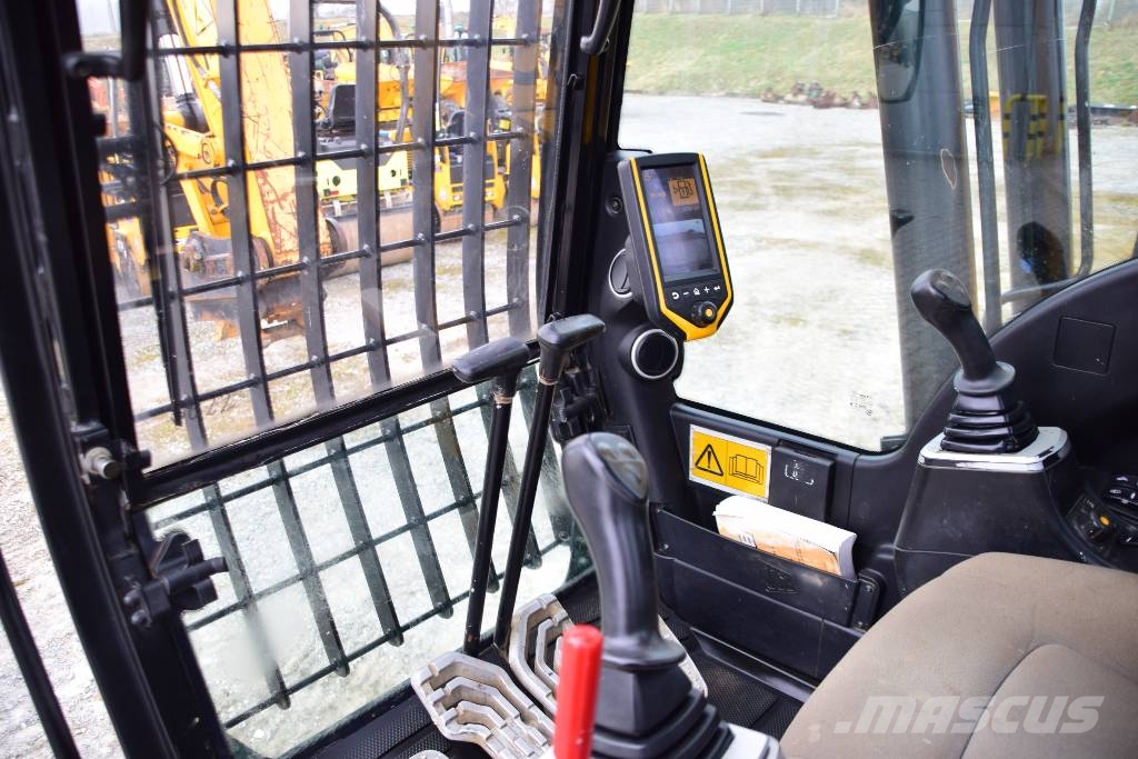 JCB JS 131 LC PLUS JS130 Takeuchi TB2150 Hyundai 140 Paletli ekskavatörler
