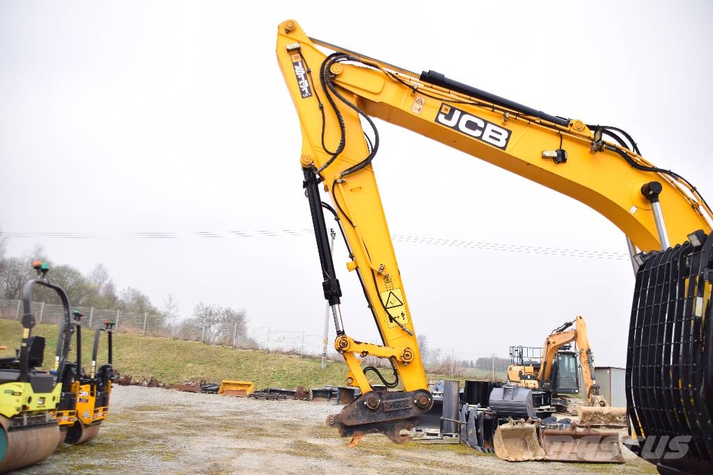 JCB JS 131 LC PLUS JS130 Takeuchi TB2150 Hyundai 140 Paletli ekskavatörler