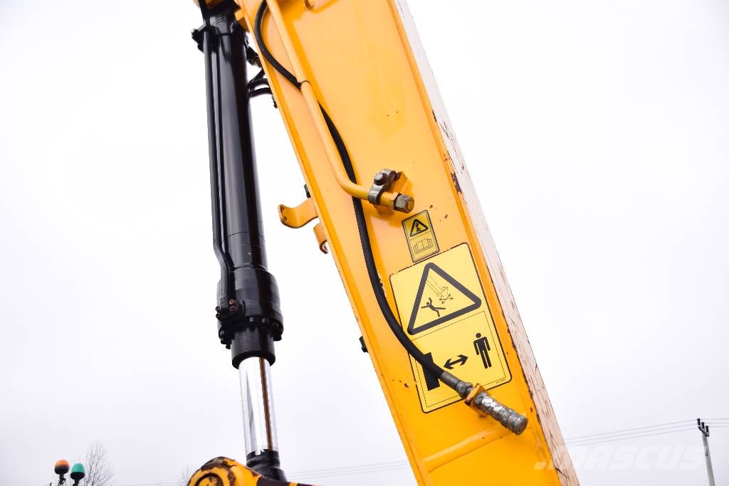 JCB JS 131 LC PLUS JS130 Takeuchi TB2150 Hyundai 140 Paletli ekskavatörler