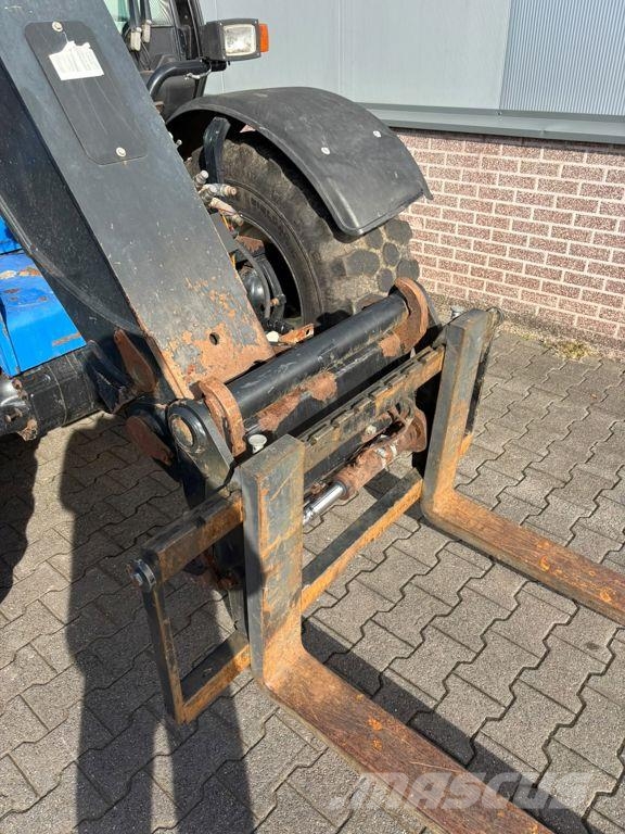 New Holland E70 Teleskopski viličarji