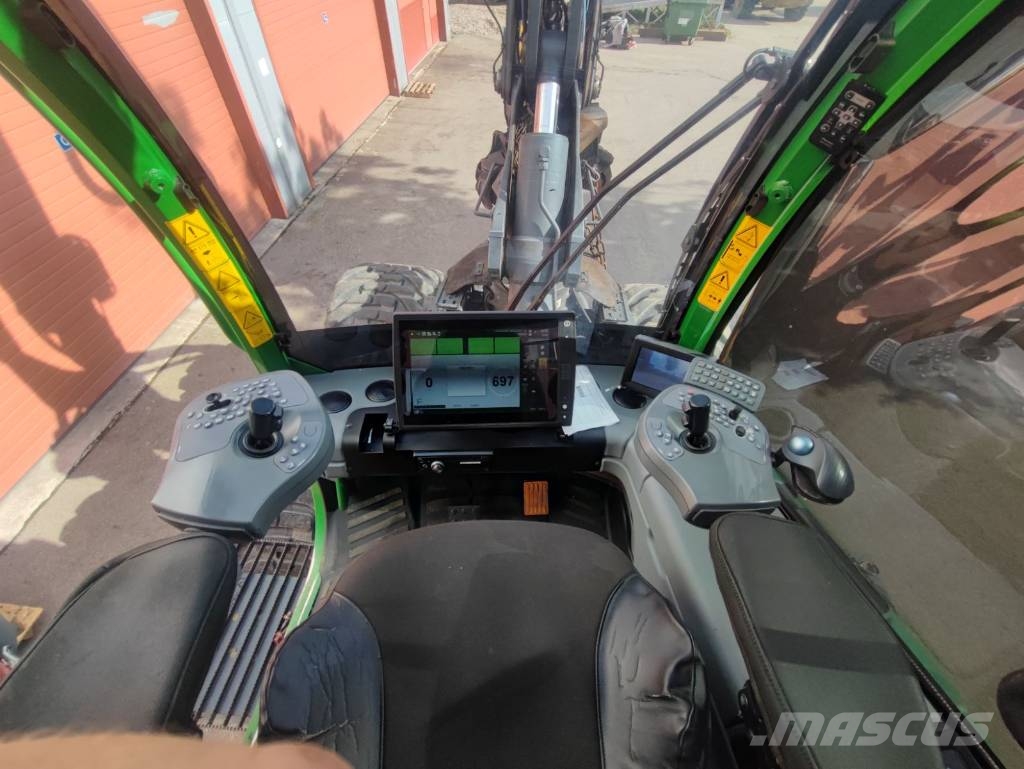 John Deere 1270 G Harvesters