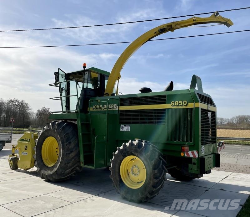 John Deere 6850 Ensileuse Forage harvesters