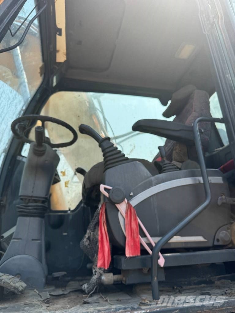 Hyundai Robex 150 W-9 轮式挖掘机