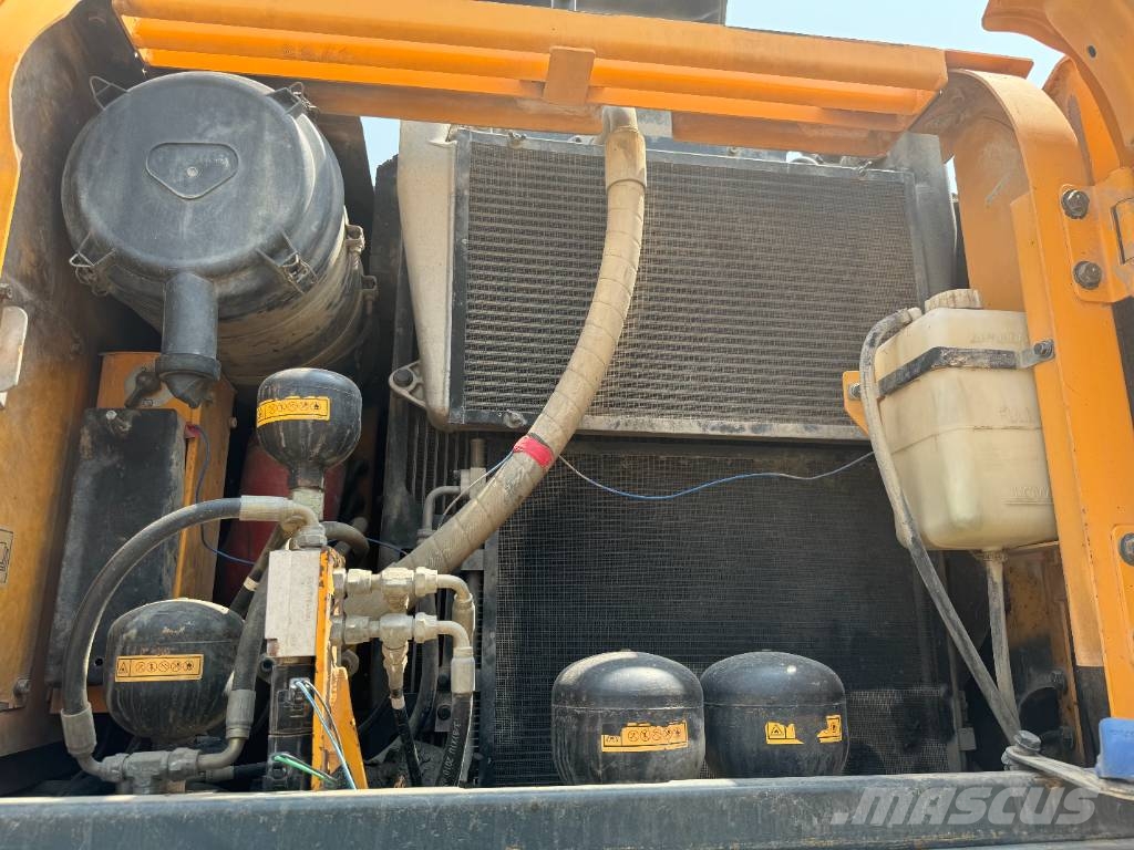 Hyundai Robex 150 W-9 轮式挖掘机
