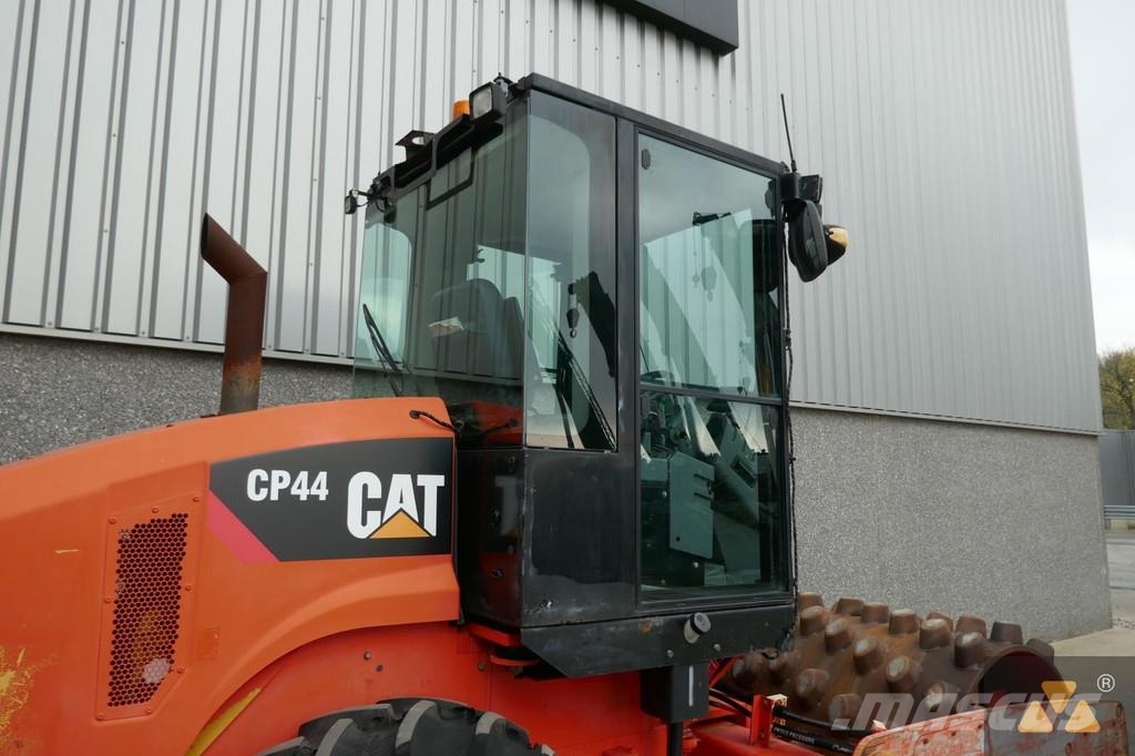CAT CP44 Ühe trumliga rullid