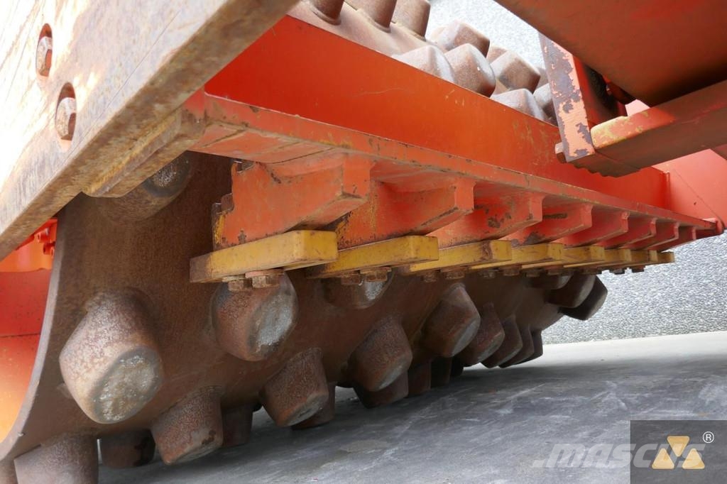 CAT CP44 Ühe trumliga rullid