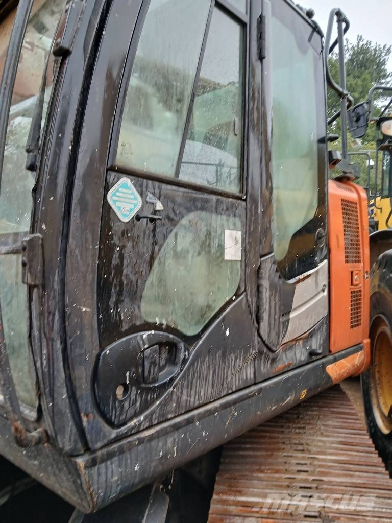 Hitachi ZX135USBL-6 履帶式 挖土機/掘鑿機/挖掘機