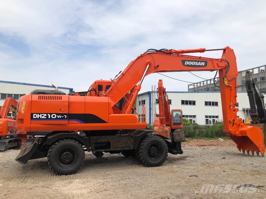 Doosan DH 210 W-7 Wielgraafmachines