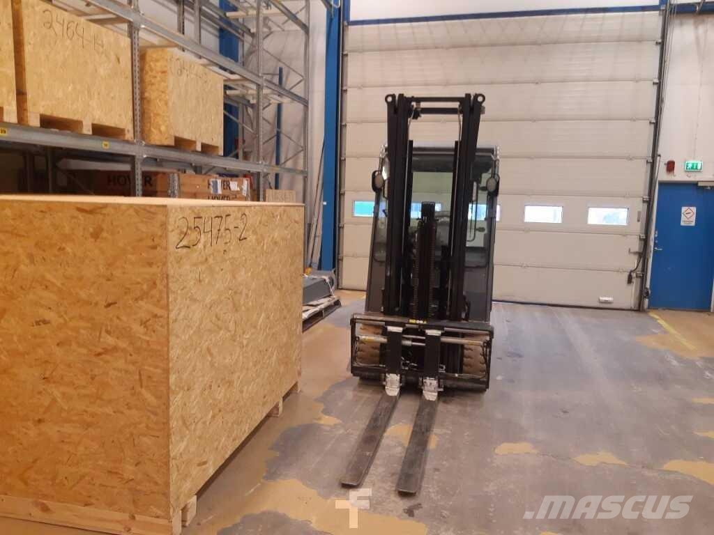Toyota 8FBMT30 Electric forklifts