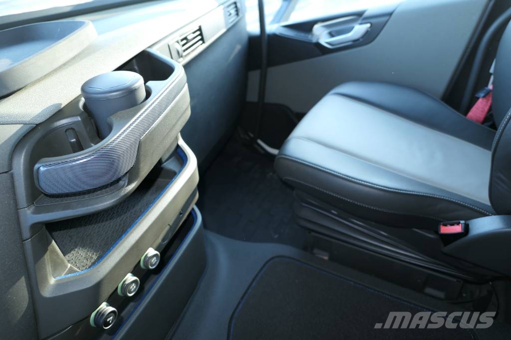 Volvo FH500 Körskoleutrustad Dubbekommando FH500 I-save Skåpbilar