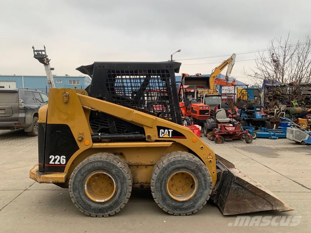 CAT 226 Kompaktrakodók