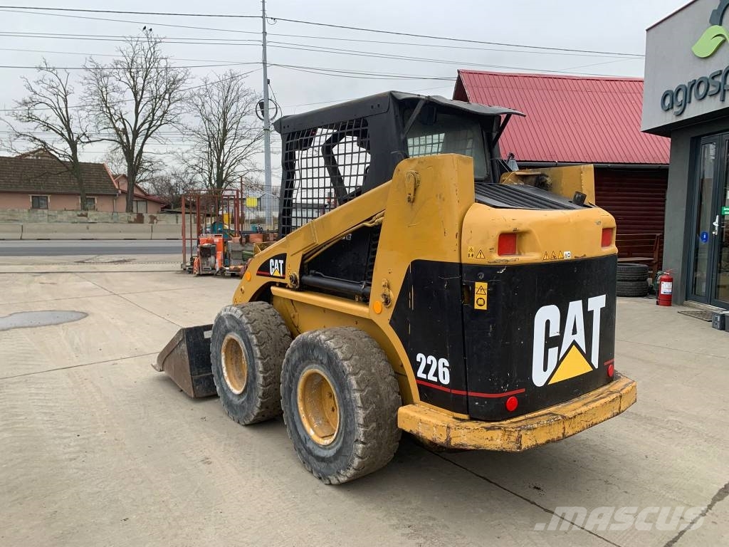 CAT 226 Kompaktrakodók