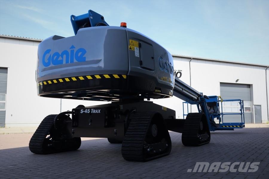 Genie S45XC Trax Valid inspection, *Guarantee! Diesel, 4 Plataformas con brazo de elevación telescópico