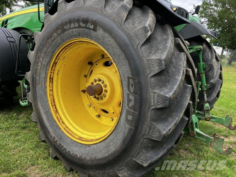 John Deere 8285R Traktori