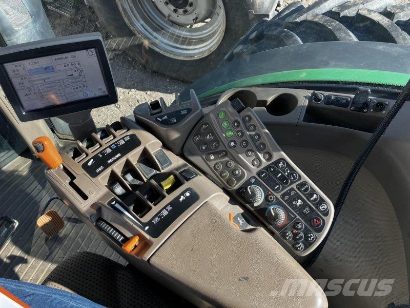 John Deere 8285R Traktori