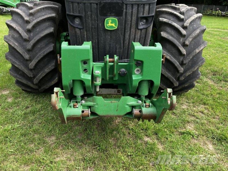John Deere 8285R Traktori