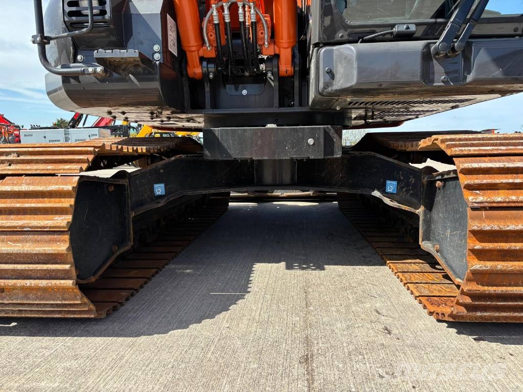 Hitachi ZX 135 USBL-7B Excavadoras sobre orugas