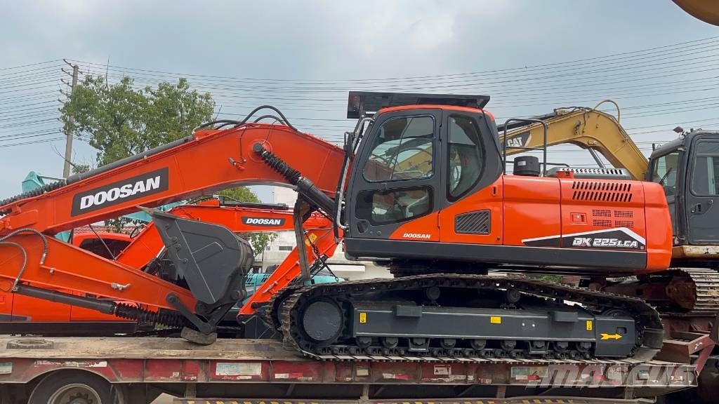 Doosan DX 225 LCA Lánctalpas kotrók
