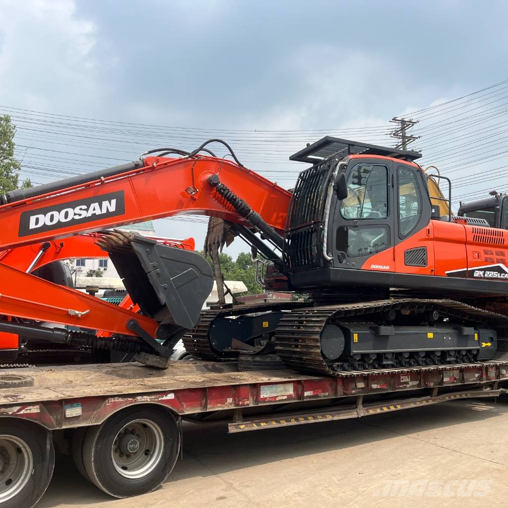 Doosan DX 225 LCA Lánctalpas kotrók
