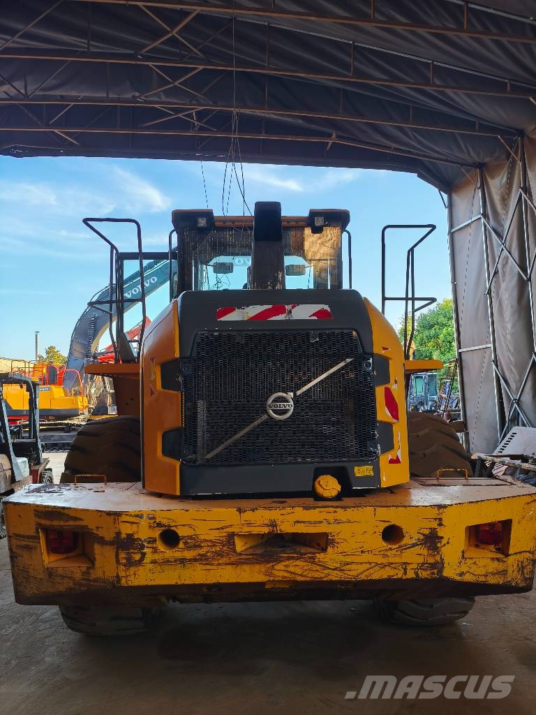 Volvo L 120 G لوادر بعجل