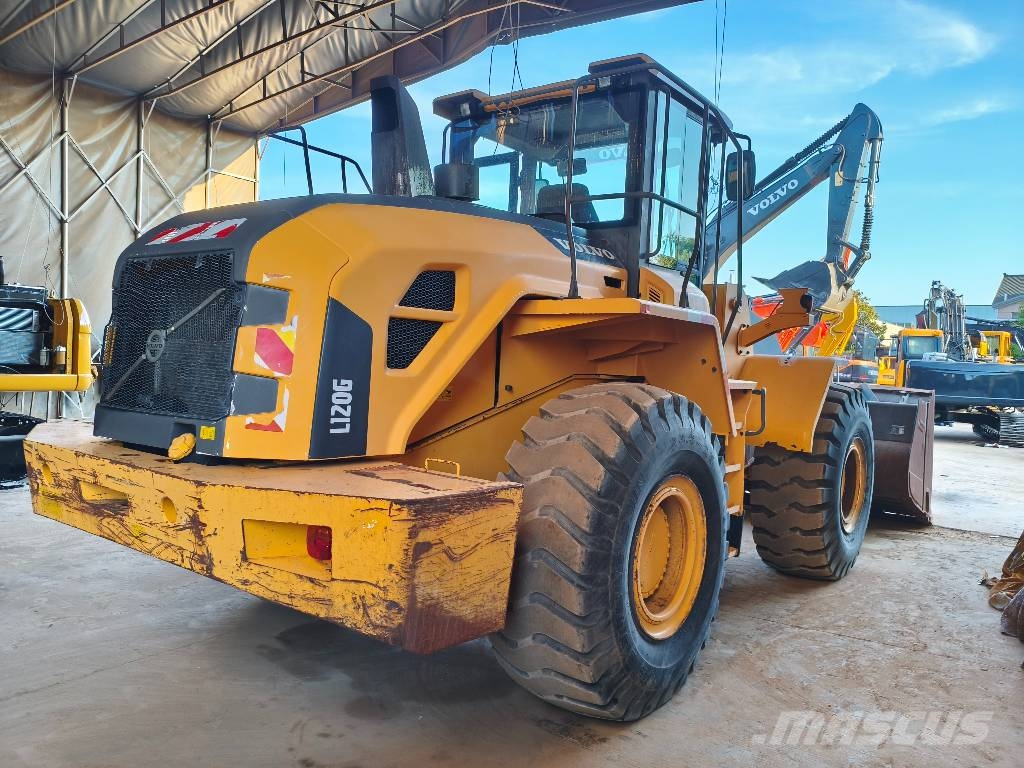 Volvo L 120 G لوادر بعجل
