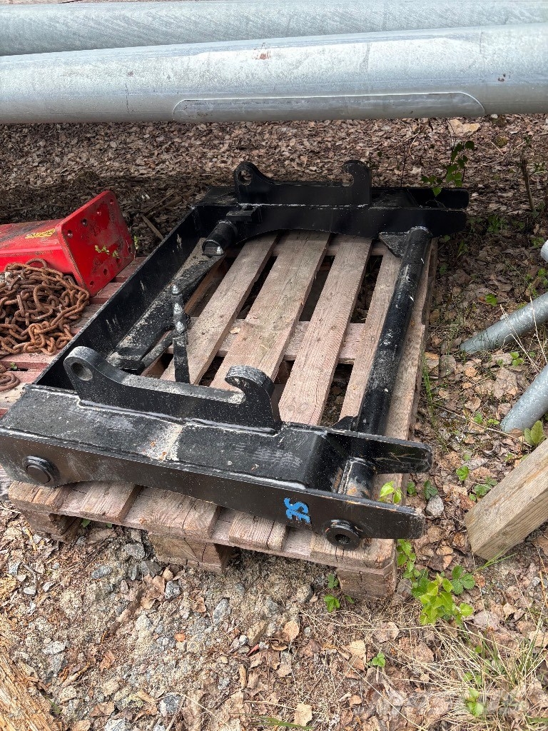 SE Equipment Adapter L30 till Stora Bm Muut kuormaus- ja kaivuulaitteet sekä lisävarusteet