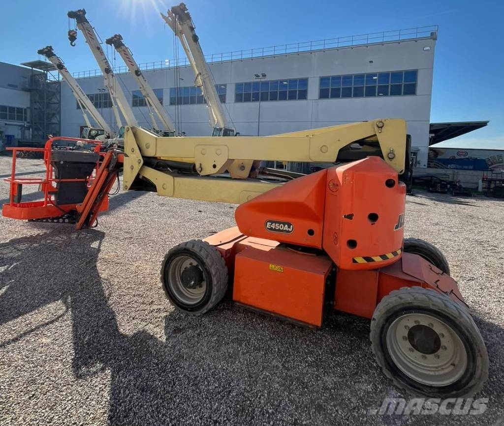 JLG E 450 AJ Körüklü personel platformları
