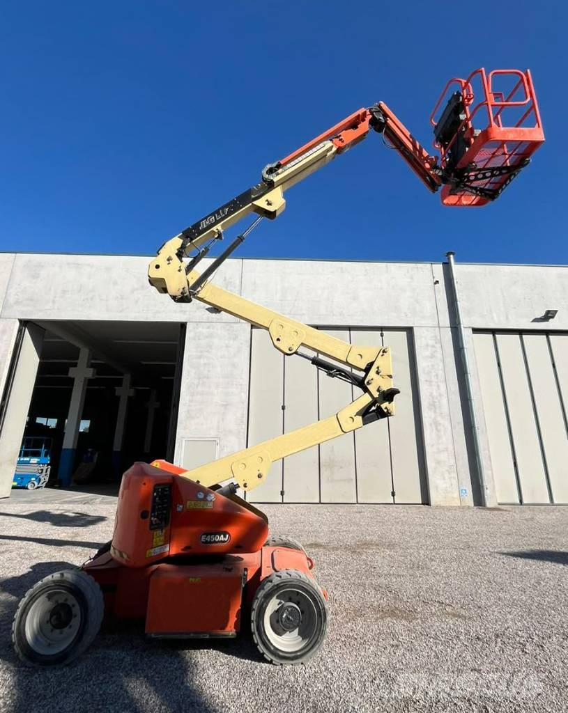 JLG E 450 AJ Körüklü personel platformları